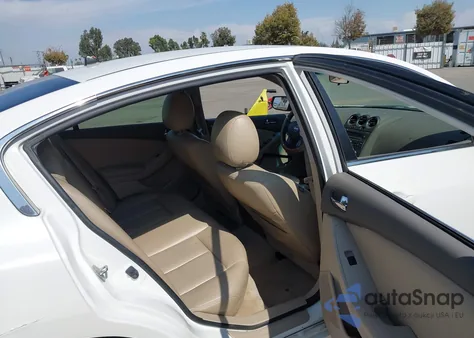 2011 Nissan Altima Hybrid из США, поврежденный, VIN 1N4CL2AP7BC185151